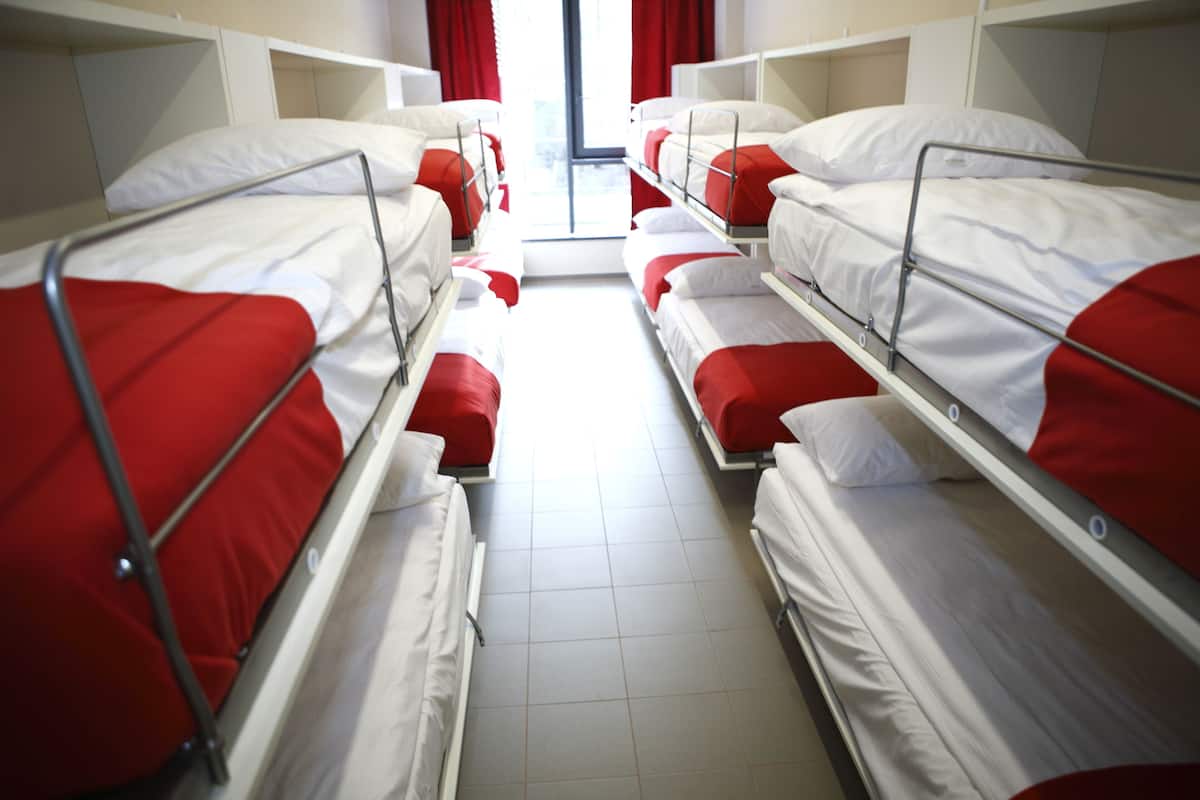WiFi (free), bed sheets