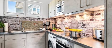 Fridge, microwave, oven, stovetop