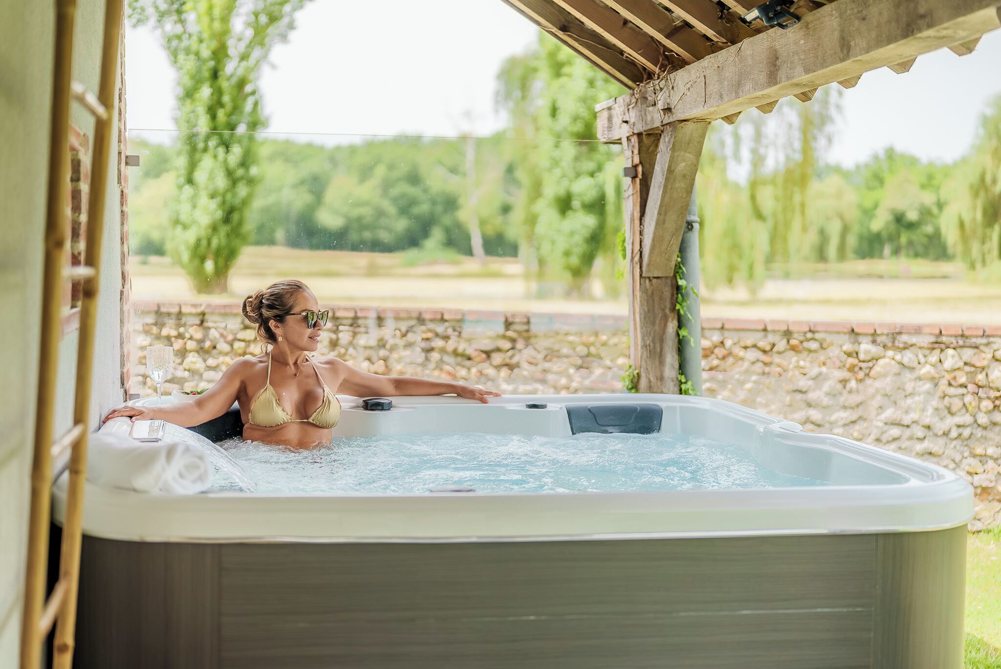 Bain à remous extérieur