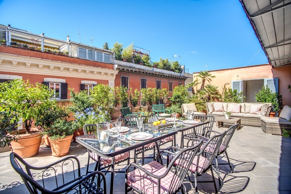 屋外ダイニングエリア