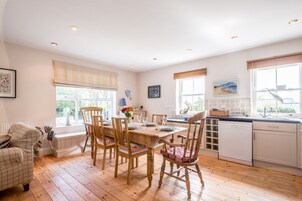 Cottage | Interior