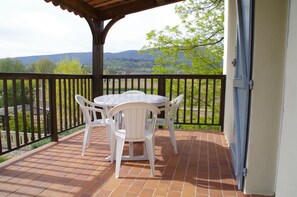 Property grounds - CLAIRETTE APARTMENT - DUPLEX - 6 PERS. - ON A 120 HECT. (PONTEVES)