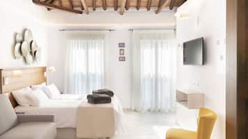 Deluxe Studio | In-room safe, individually decorated, individually furnished