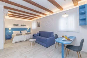 Standard Studio | Living area