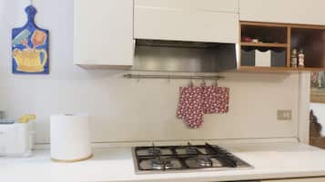 Kühlschrank, Mikrowelle, Geschirrspüler