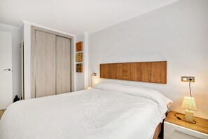 2 bedrooms, iron/ironing board, free WiFi, bed sheets - Apartment Luisa with Sea View, Shared Pool, Terrace & Wi-Fi (Calpe)