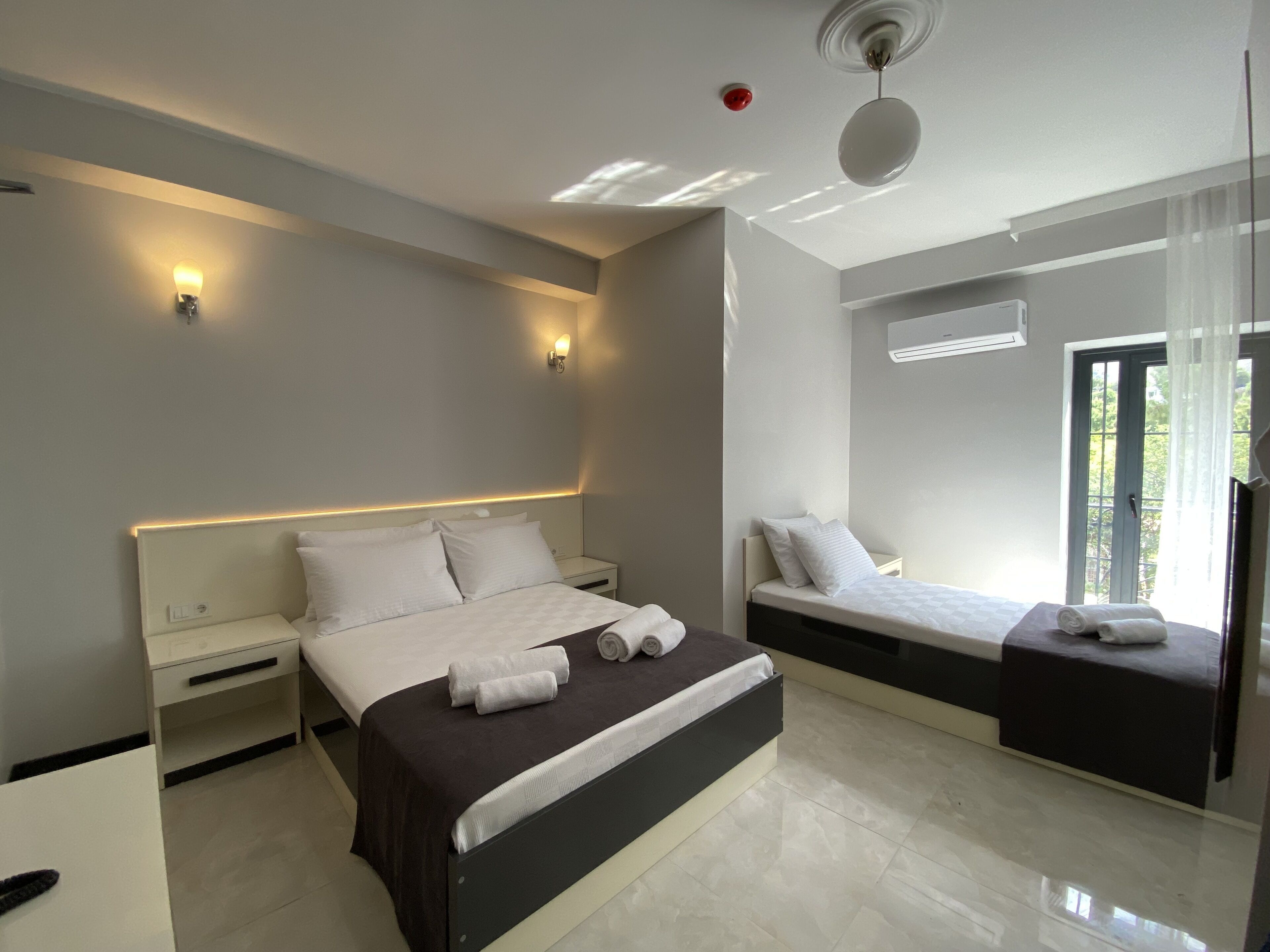 Minibar, laptop workspace, iron/ironing board, free WiFi