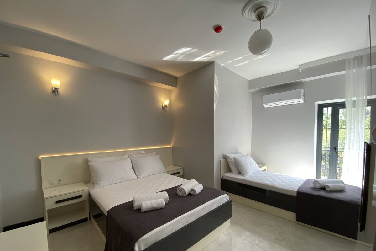 Minibar, laptop workspace, iron/ironing board, free WiFi
