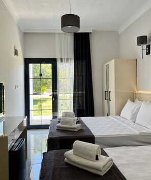 经济三人房 | 迷你吧、笔记本电脑工作区、熨斗/熨板、免费 WiFi