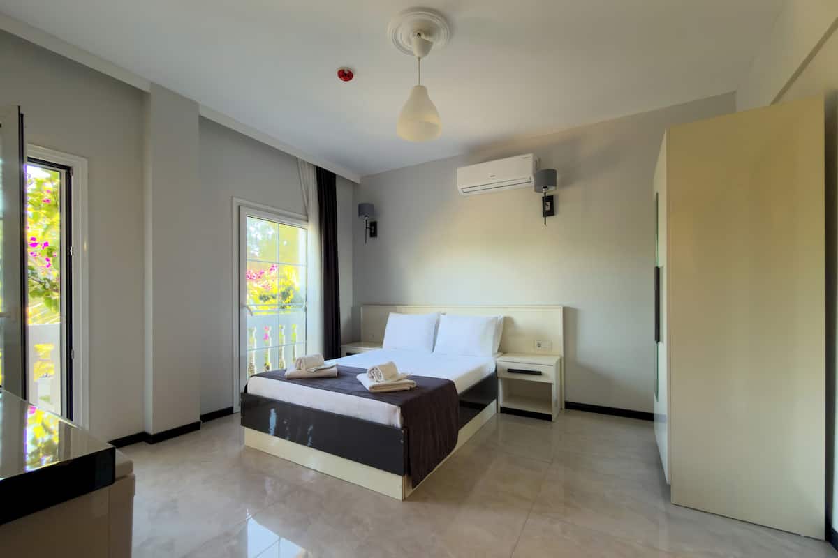 Superior Double Room | Minibar, laptop workspace, iron/ironing board (on request), WiFi (free)