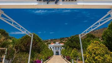 Mặt tiền nơi lưu trú