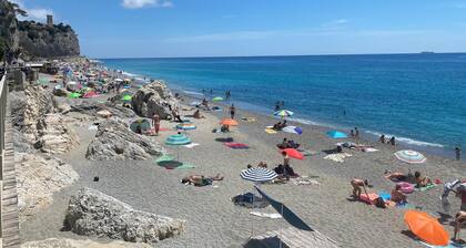 Appartement 'La Terrazza di Elico' avec jardin et Wi-Fi