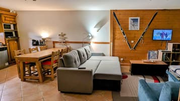 Televisión, reproductor de DVD y estéreo