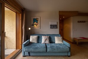 Televisión, reproductor de DVD y estéreo 