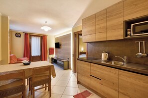 Interior - Apartment Roby Vago with Mountain View, Balcony and Wi-Fi (Livigno)