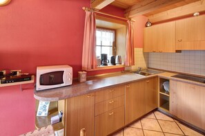 Fridge, microwave, stovetop, dishwasher - Apartment Baita Miralago - Fopel with Mountain View, Garden and Wi-Fi (Livigno)