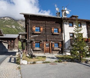 Exterior - Apartment Baita Miralago - Fopel with Mountain View, Garden and Wi-Fi (Livigno)