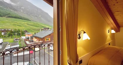 Appartement 'Chalet Kiara Appartement Molin' avec vue sur les montagnes, balcon et Wi-Fi