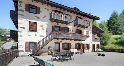Apartment Baita Belvedere - Mottolino with Mountain View, Balcony & Wi-Fi