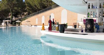 Apartment Hotel Modus Vivendi 406 with Sea View, Pool, Wi-Fi & Terrace