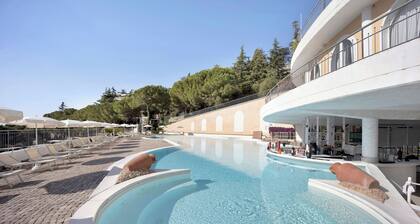 Holiday Apartment 'Modus Vivendi 315' with Sea View & Wi-Fi