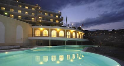 Apartamento vacacional 'Modus Vivendi 315' con vistas al mar y Wi-Fi