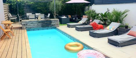 Een verwarmd zwembad