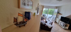 Fernseher, Stereoanlage