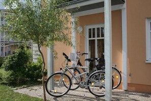 المنطقة المحيطة بالمنشأة