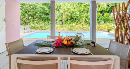 Magnificent Zen Villa with swimming pool in a 4000 m2 garden