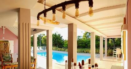 Magnificent Zen Villa with swimming pool in a 4000 m2 garden