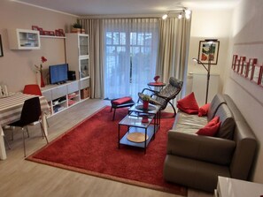 Fernseher, DVD-Player, Stereoanlage