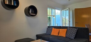 Fernseher, DVD-Player, Stereoanlage