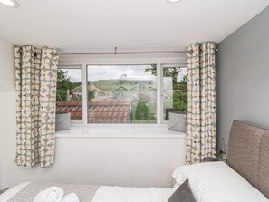 Cottage | 2 bedrooms, individually decorated, individually furnished, free WiFi - Puffin Cottage (Scarborough)