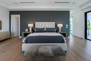 4 Schlafzimmer, Bügeleisen/Bügelbrett, Reisekinderbett, WLAN