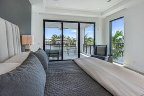 4 多间卧室、熨斗/熨衣板、旅行婴儿床、WiFi