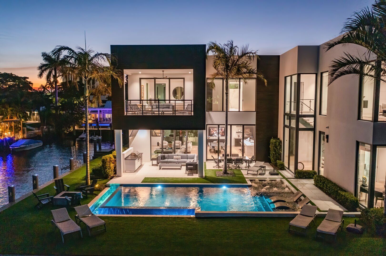 Een verwarmd zwembad