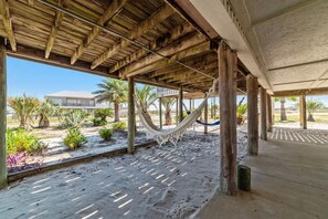 Terrace/patio - Everyone needs a little LatItude Adjustment now an (Gulf Shores)