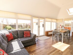 Cottage | Living room - Sea Point (Skegness)