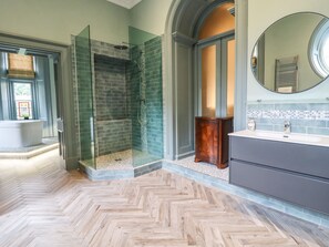 Shower - Scale House (Skipton)