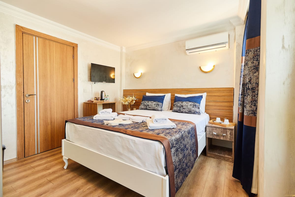 標準雙人房 | 客房內保險箱、遮光布/窗簾、熨斗/熨衣板、免費無線上網