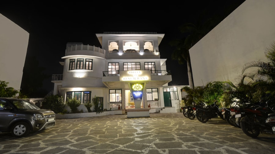 Treebo The Regal House, Near Fateh Sagar Lake