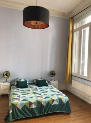 1 slaapkamer, een strijkplank/strijkijzer, reisbedje, gratis wifi