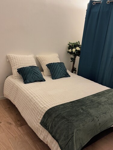 Appartement terrasse WIFI chaines cablées 4 pers Lille fac de droit Moulins