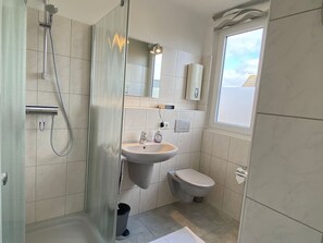 Unclassified image, 3 of 17, button