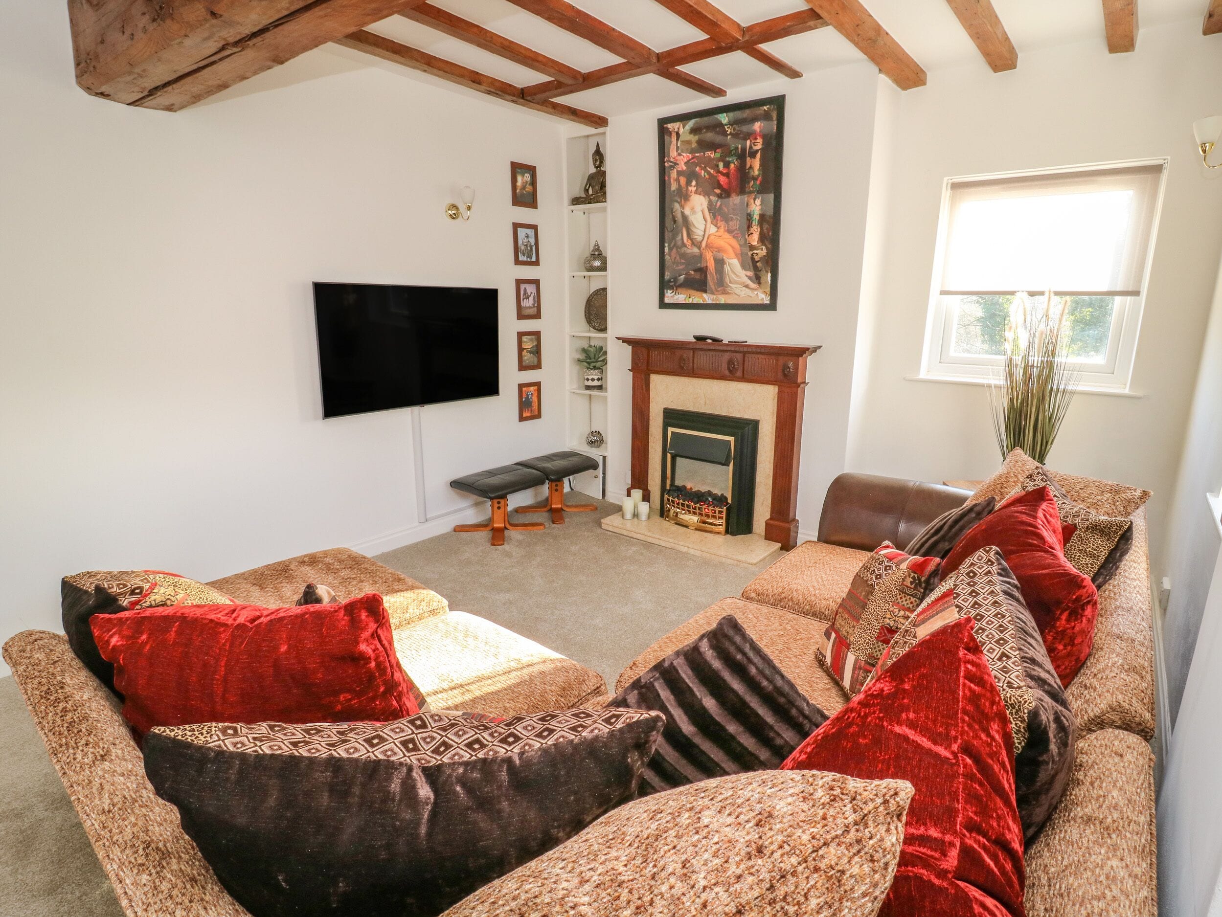 Cottage | Living room | TV