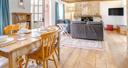 Sea Pickle Cottage