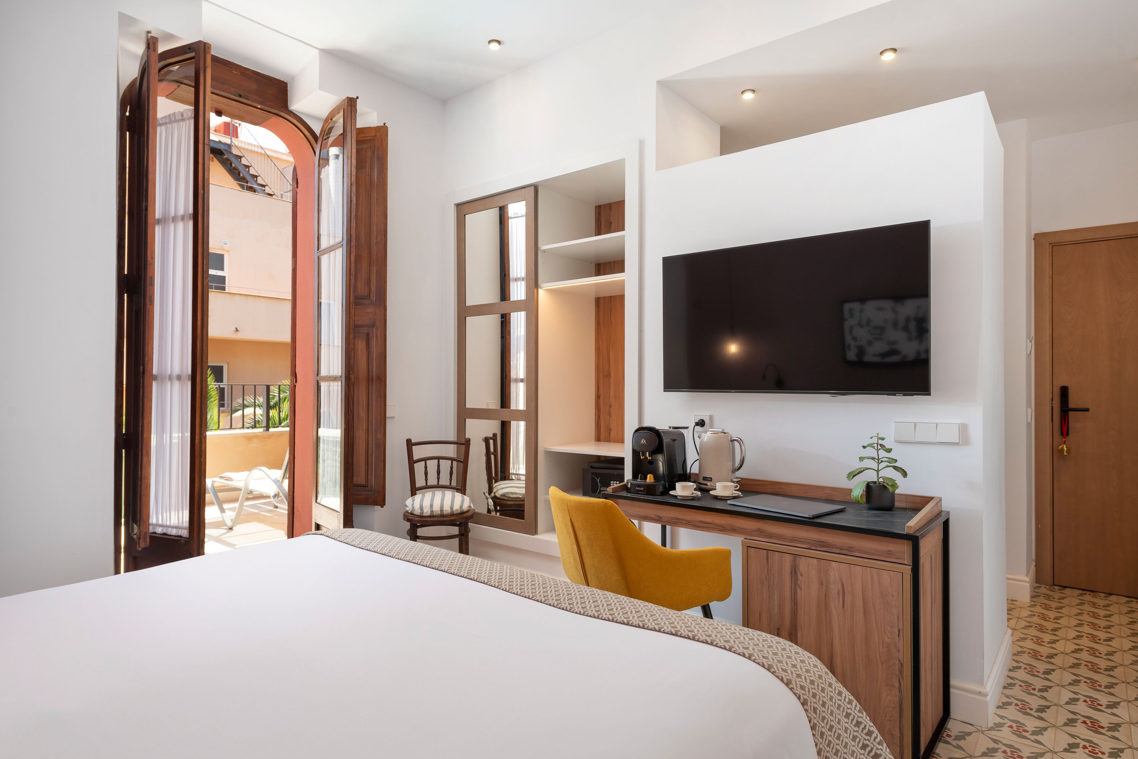 익스클루시브 더블룸, 테라스 | 고급 침구, 오리/거위털 이불, 미니바, 객실 내 금고