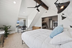 6 bedrooms, desk, free WiFi, bed sheets - Persimmon Hill (Sleeps 26) by Bear Lake Luxury Rentals (Garden City)