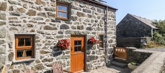 Bwthyn Siop Pencaerau